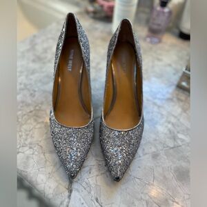 Nine West Elegant Silver Grey Glitter Heels 8